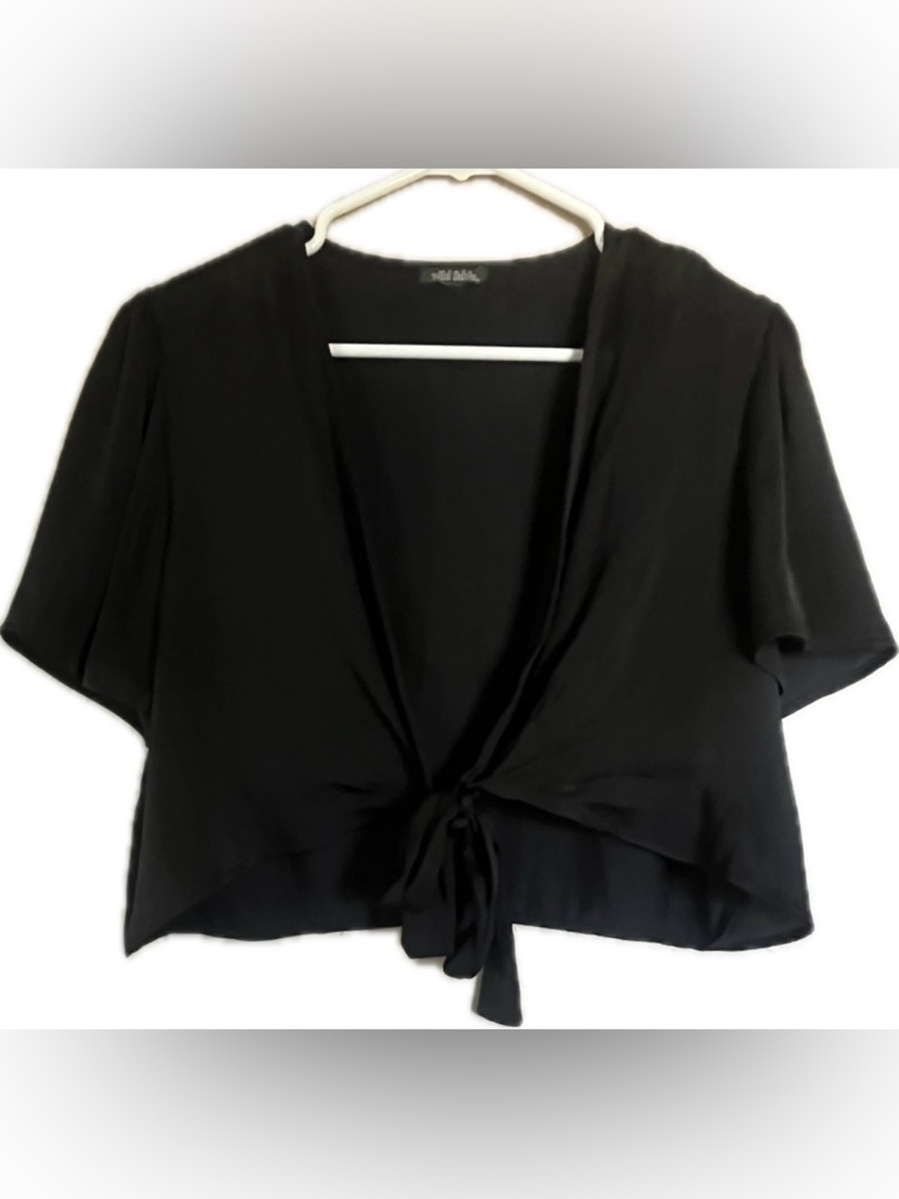 wild fable Tie-Front slightly Cropped black blouse/coverup. Women’s size Medium.